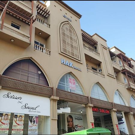 Hak Mall Suites And Apartments Rawalpindi Bagian luar foto