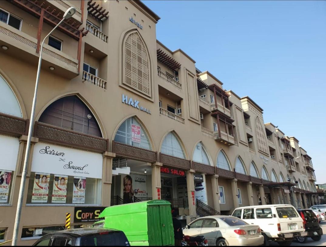 Hak Mall Suites And Apartments Rawalpindi Bagian luar foto