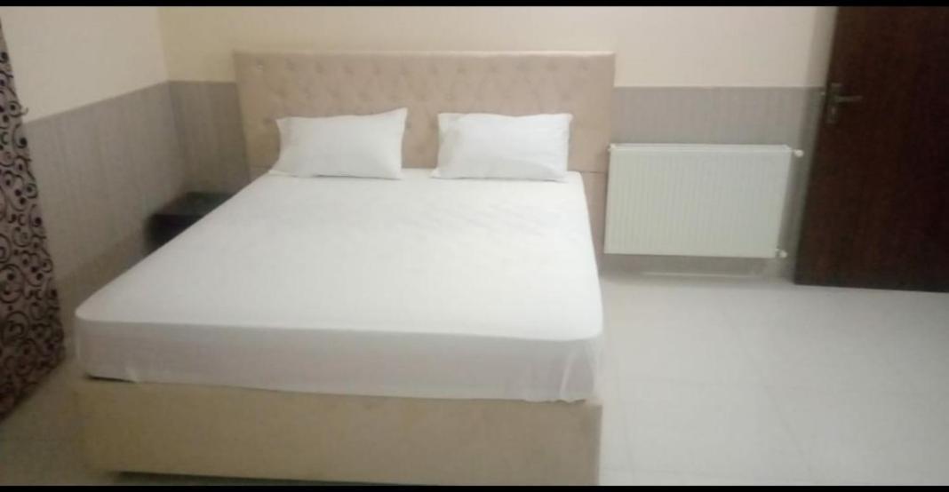 Hak Mall Suites And Apartments Rawalpindi Bagian luar foto