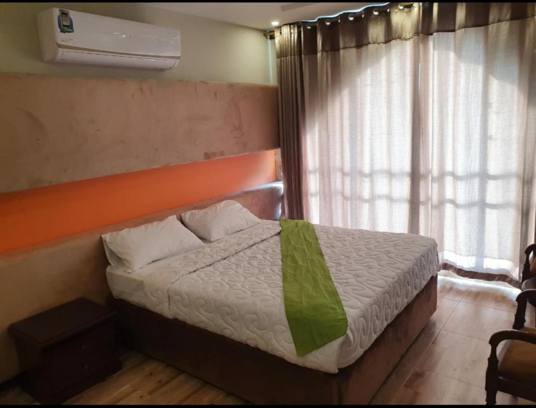 Hak Mall Suites And Apartments Rawalpindi Bagian luar foto