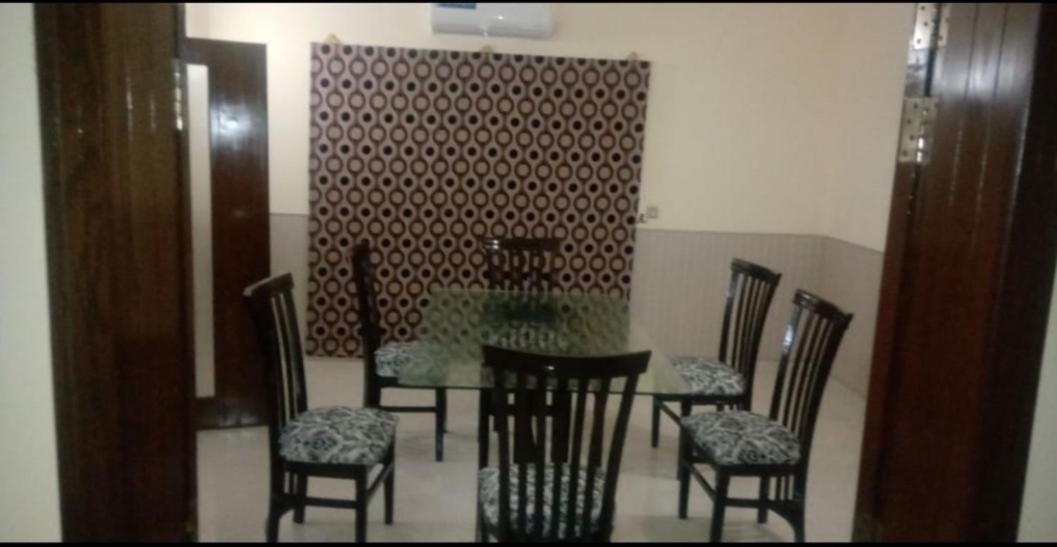 Hak Mall Suites And Apartments Rawalpindi Bagian luar foto